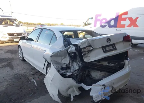 2017 Volkswagen Jetta 1.4T S z USA, uszkodzony, nr VIN 3VW2B7AJ9HM334200